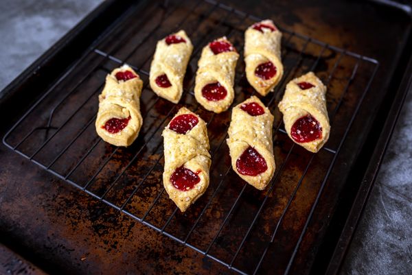 Polish kolaczki cookies image.