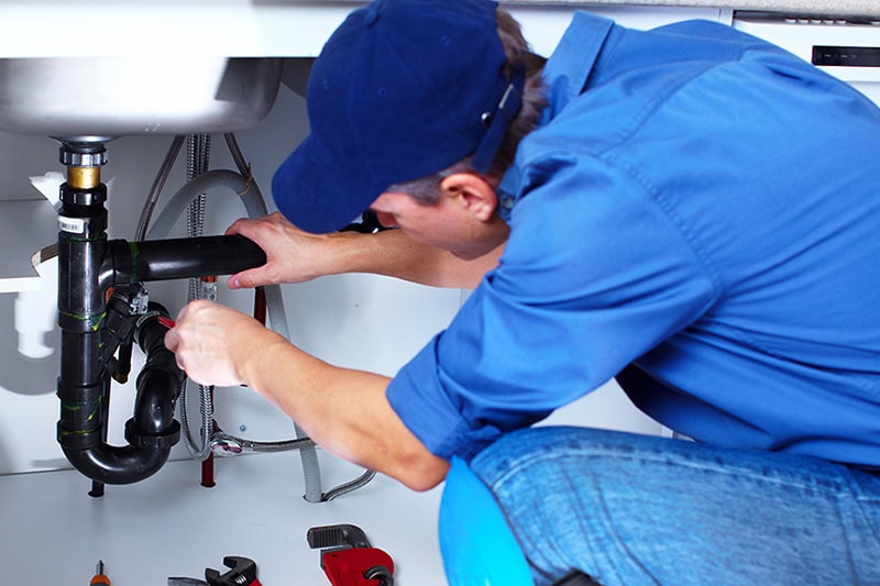 Professional plumber. Plumbing repair service.